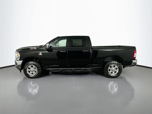 2024 RAM 3500 Tradesman Crew Cab 4x4 6'4' Box