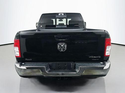 2024 RAM 3500 Tradesman Crew Cab 4x4 6'4' Box