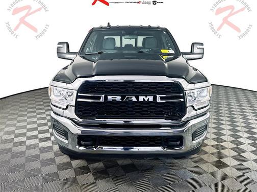 2024 RAM 3500 Tradesman Crew Cab 4x4 6'4' Box