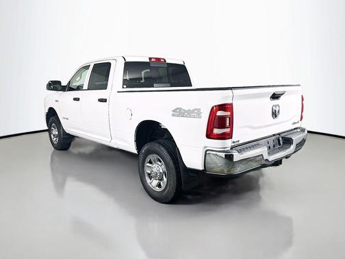 2020 RAM 2500 Tradesman Crew Cab 4x4 6'4' Box