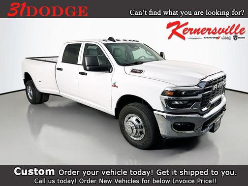 Bright White Clearcoat 2026 RAM 3500 Tradesman Crew Cab 4x2 8' Box