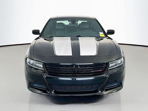 Pitch Black Clearcoat 2020 Dodge Charger SXT