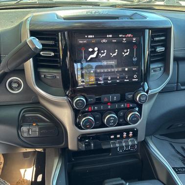 2020 RAM 2500 Laramie Crew Cab 4x4 6'4' Box