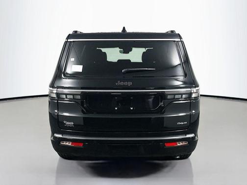 2026 Jeep Grand Wagoneer 4x4