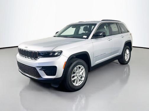 Silver Zynith 2025 Jeep Grand Cherokee Laredo