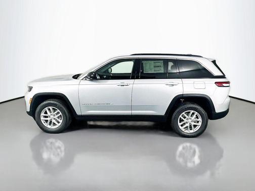 Silver Zynith 2025 Jeep Grand Cherokee Laredo