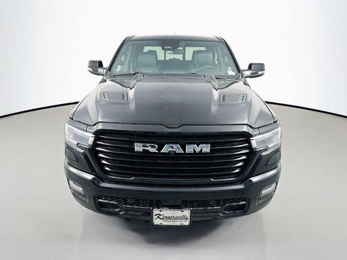 Diamond Black Crystal Pearlcoat 2026 RAM 1500 Laramie