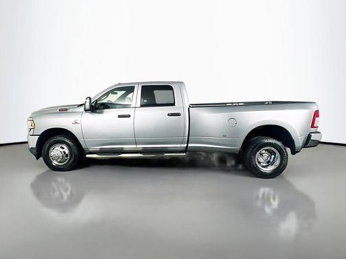 2024 RAM 3500 Tradesman Crew Cab 4x2 8' Box