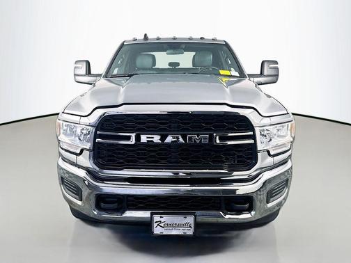 2024 RAM 3500 Tradesman Crew Cab 4x2 8' Box