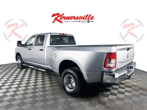 2024 RAM 3500 Tradesman Crew Cab 4x2 8' Box