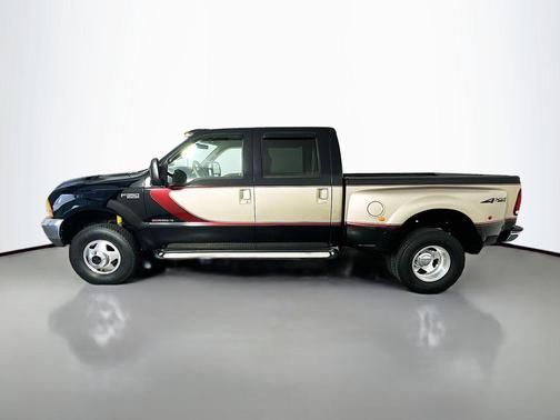 Black Clearcoat 2000 Ford F-350 Lariat