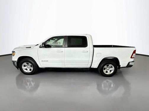 Bright White Clearcoat 2022 RAM 1500 Big Horn/Lone Star