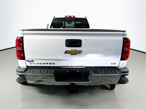 Summit White 2015 Chevrolet Silverado 3500 LTZ
