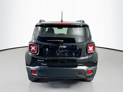 Black Clearcoat 2023 Jeep Renegade Latitude