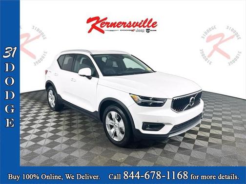 2022 Volvo XC40 T4 Momentum