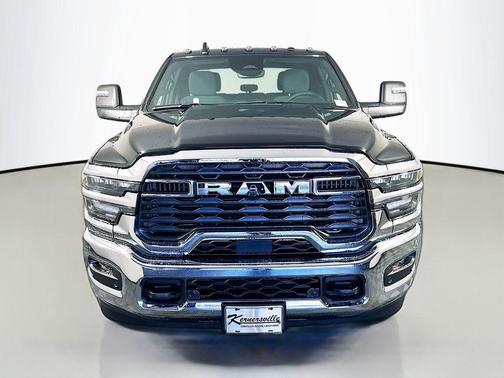 Diamond Black Crystal Pearlcoat 2026 RAM 3500 Big Horn