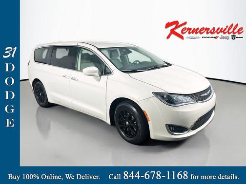 2020 Chrysler Pacifica Touring