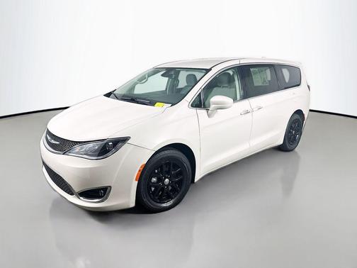 2020 Chrysler Pacifica Touring