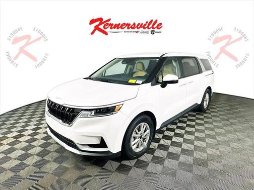 2023 Kia Carnival LX