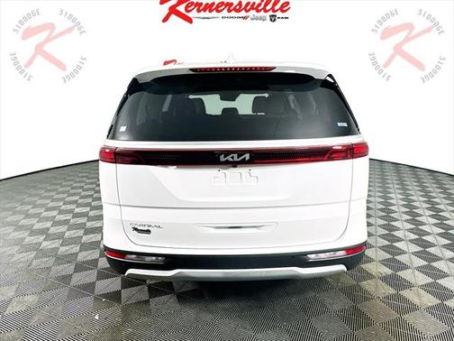 2023 Kia Carnival LX