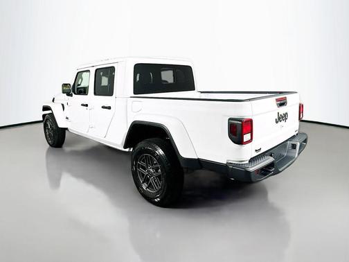 2025 Jeep Gladiator Sport S