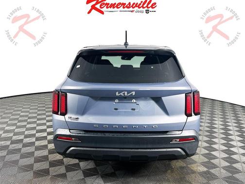 2022 Kia Sorento LX