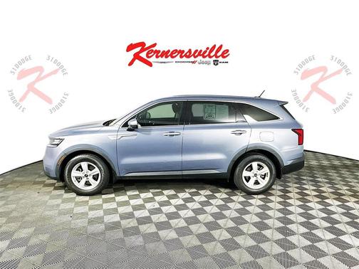 2022 Kia Sorento LX