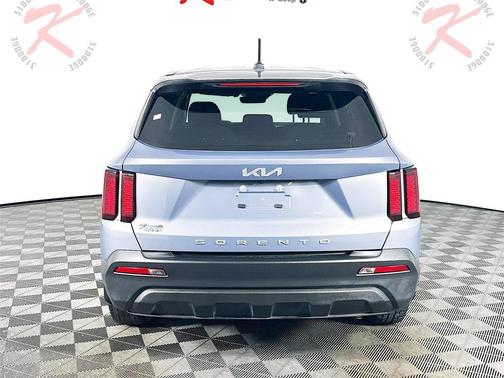 2022 Kia Sorento LX