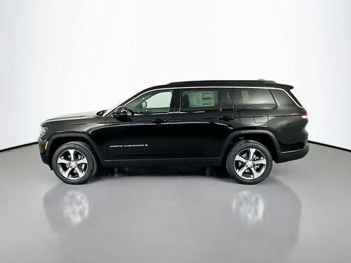 Diamond Black Crystal Pearlcoat 2026 Jeep Grand Cherokee L Limited