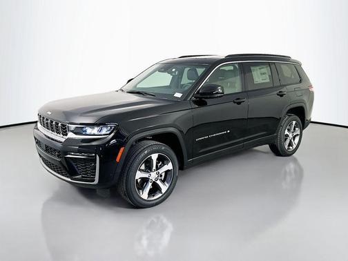 Diamond Black Crystal Pearlcoat 2026 Jeep Grand Cherokee L Limited