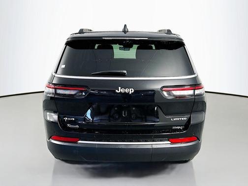 Diamond Black Crystal Pearlcoat 2026 Jeep Grand Cherokee L Limited