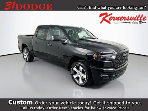 Diamond Black Crystal Pearlcoat 2026 RAM 1500 Express