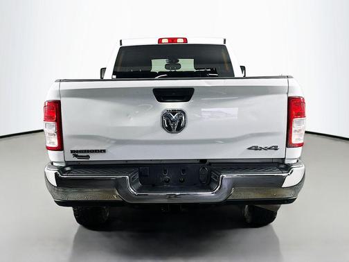 2023 RAM 2500 Big Horn Crew Cab 4x4 6'4' Box