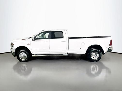 Bright White Clearcoat 2025 RAM 3500 Laramie Crew Cab 4x4 8' Box