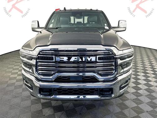 2025 RAM 3500 Laramie Crew Cab 4x4 8' Box
