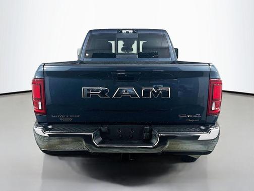 2025 RAM 3500 Limited Crew Cab 4x4 6'4' Box
