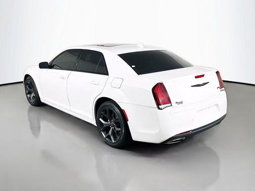 Bright White Clearcoat 2022 Chrysler 300 S