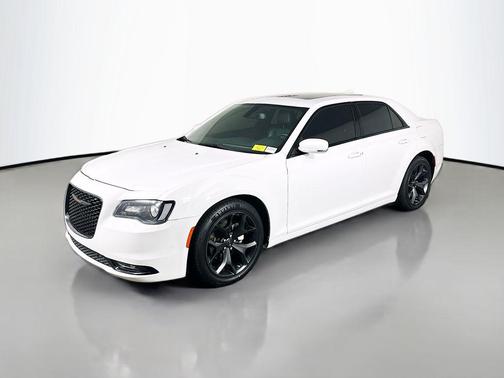Bright White Clearcoat 2022 Chrysler 300 S