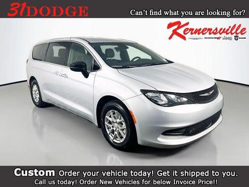 Silver Mist Clearcoat 2026 Chrysler Voyager LX