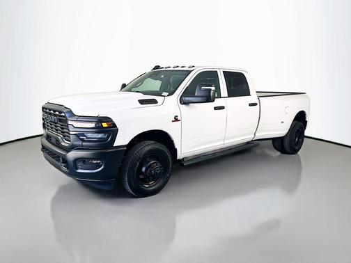 Bright White Clearcoat 2026 RAM 3500 Tradesman Crew Cab 4x2 8' Box