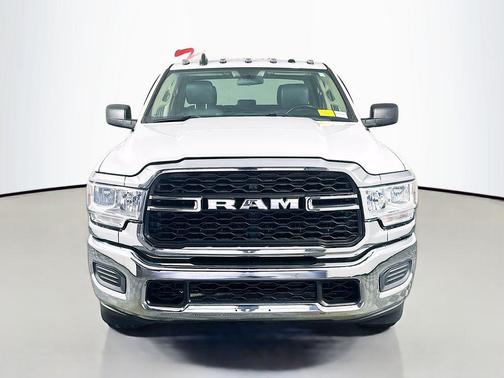 2020 RAM 2500 Tradesman Crew Cab 4x2 8' Box