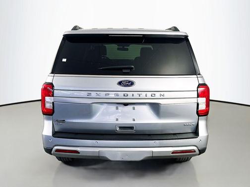 ICONIC SILVER METALLIC 2024 Ford Expedition Max XLT