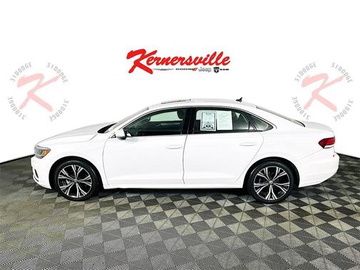 2022 Volkswagen Passat 2.0T SE