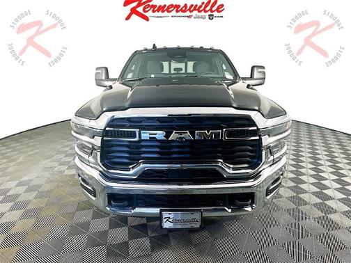 2025 RAM 2500 Tradesman Crew Cab 4x4 8' Box
