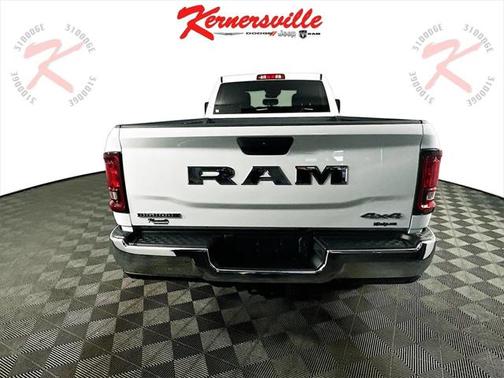 2025 RAM 2500 Big Horn Crew Cab 4x4 8' Box