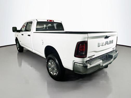 Bright White Clearcoat 2025 RAM 2500 Big Horn Crew Cab 4x4 8' Box