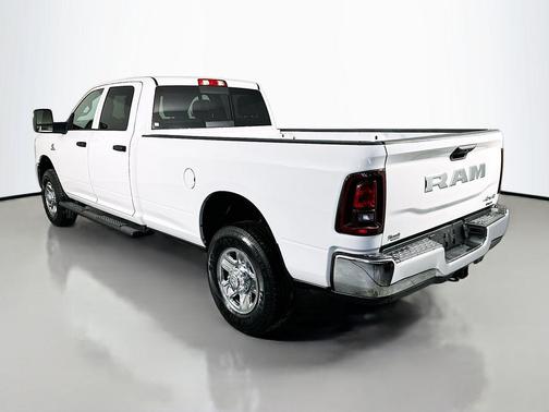 Bright White Clearcoat 2026 RAM 3500 Tradesman Crew Cab 4x4 8' Box