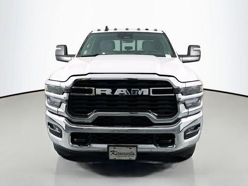 Bright White Clearcoat 2026 RAM 3500 Tradesman Crew Cab 4x4 8' Box