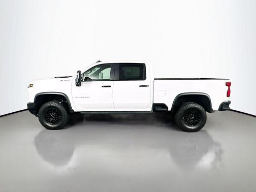 Summit White 2024 Chevrolet Silverado 2500 4WD Crew Cab Standard Bed ZR2