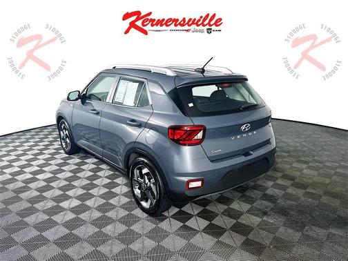 2024 Hyundai VENUE SEL